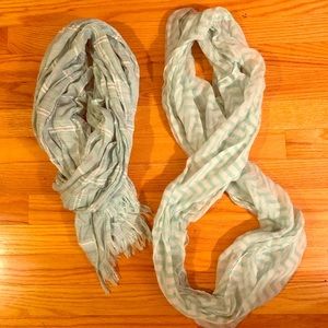 Bundle of 2 mint green scarves